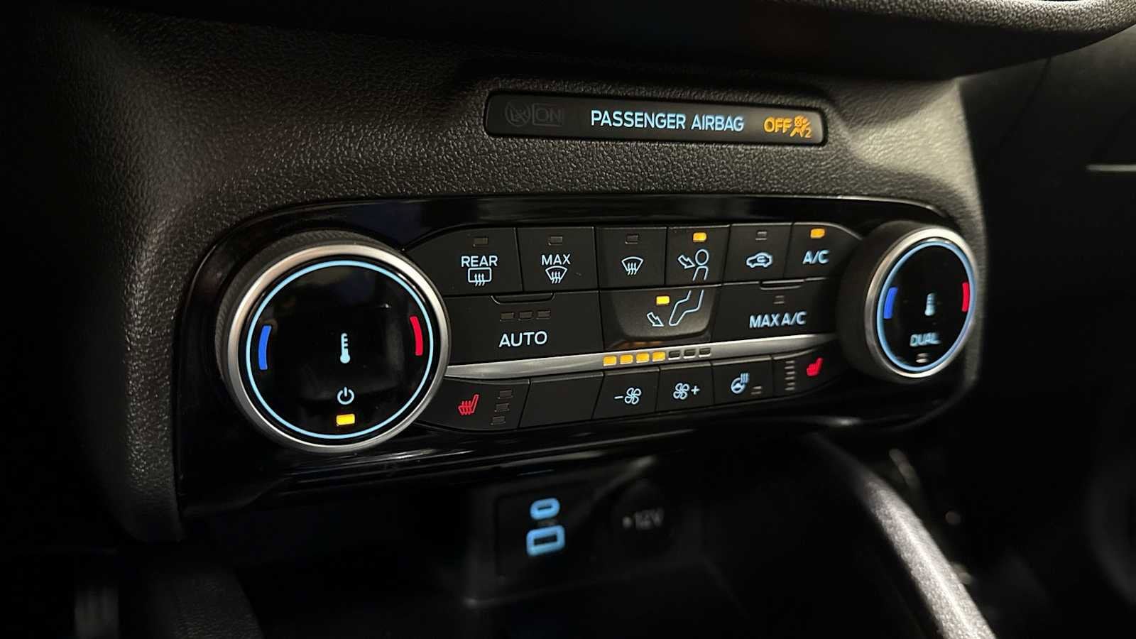 Thumbnail: 2022 Ford Escape - 21