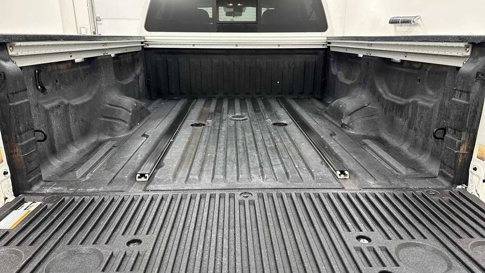 Thumbnail: 2017 Nissan Titan - 28