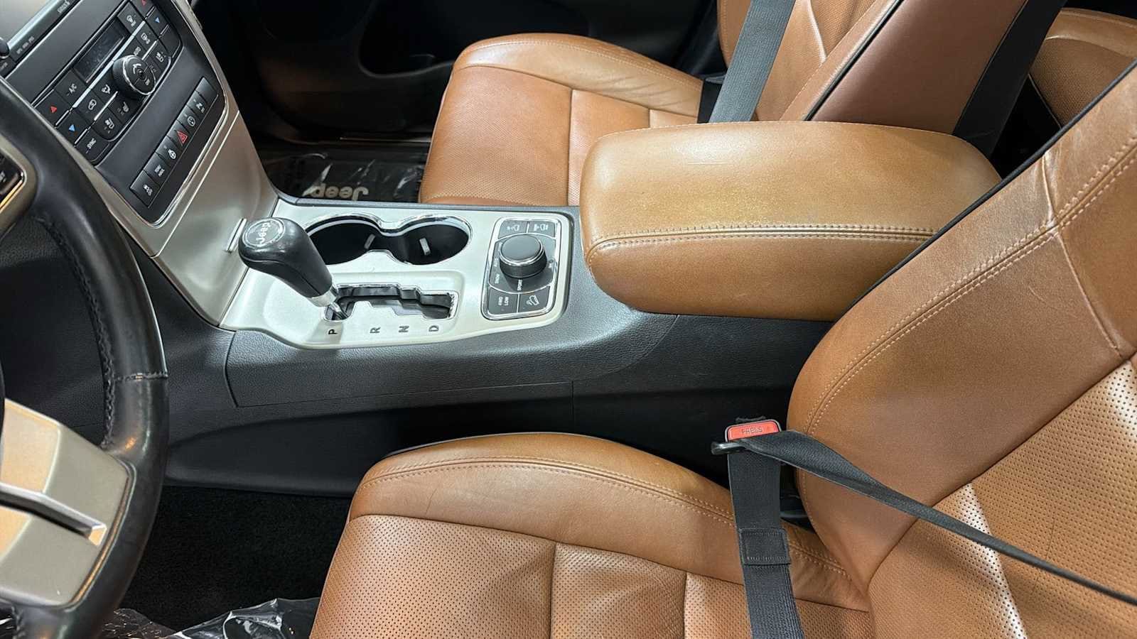 Thumbnail: 2013 Jeep Grand Cherokee - 23
