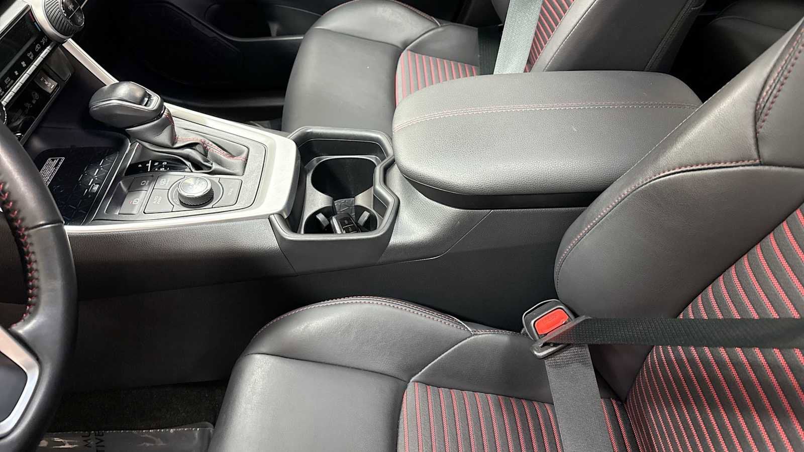 2021 Toyota RAV4 Prime XSE 23