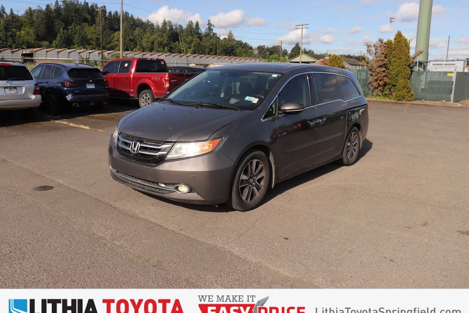2015 Honda Odyssey Touring's photo