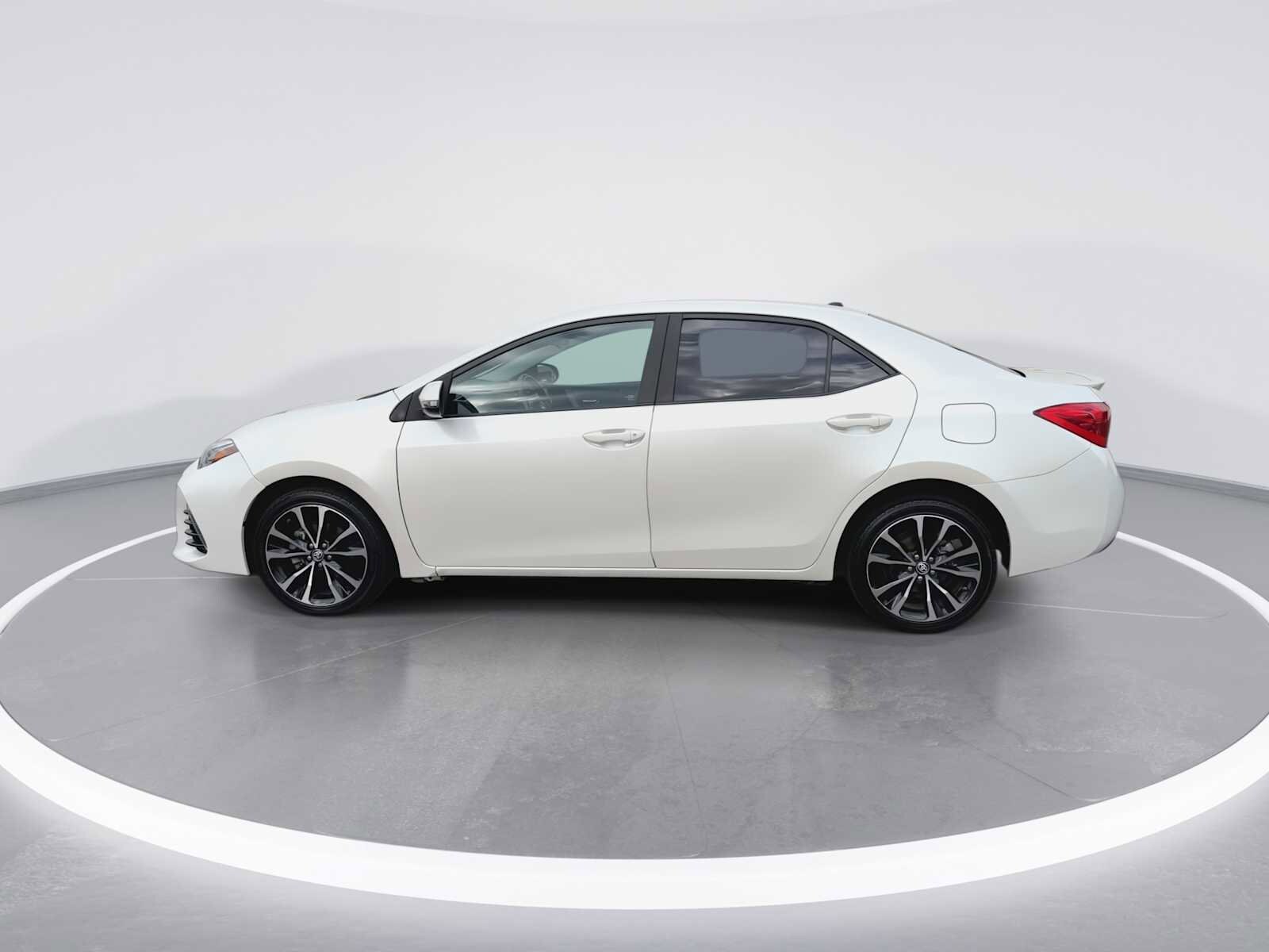 Thumbnail: 2017 Toyota Corolla - 5