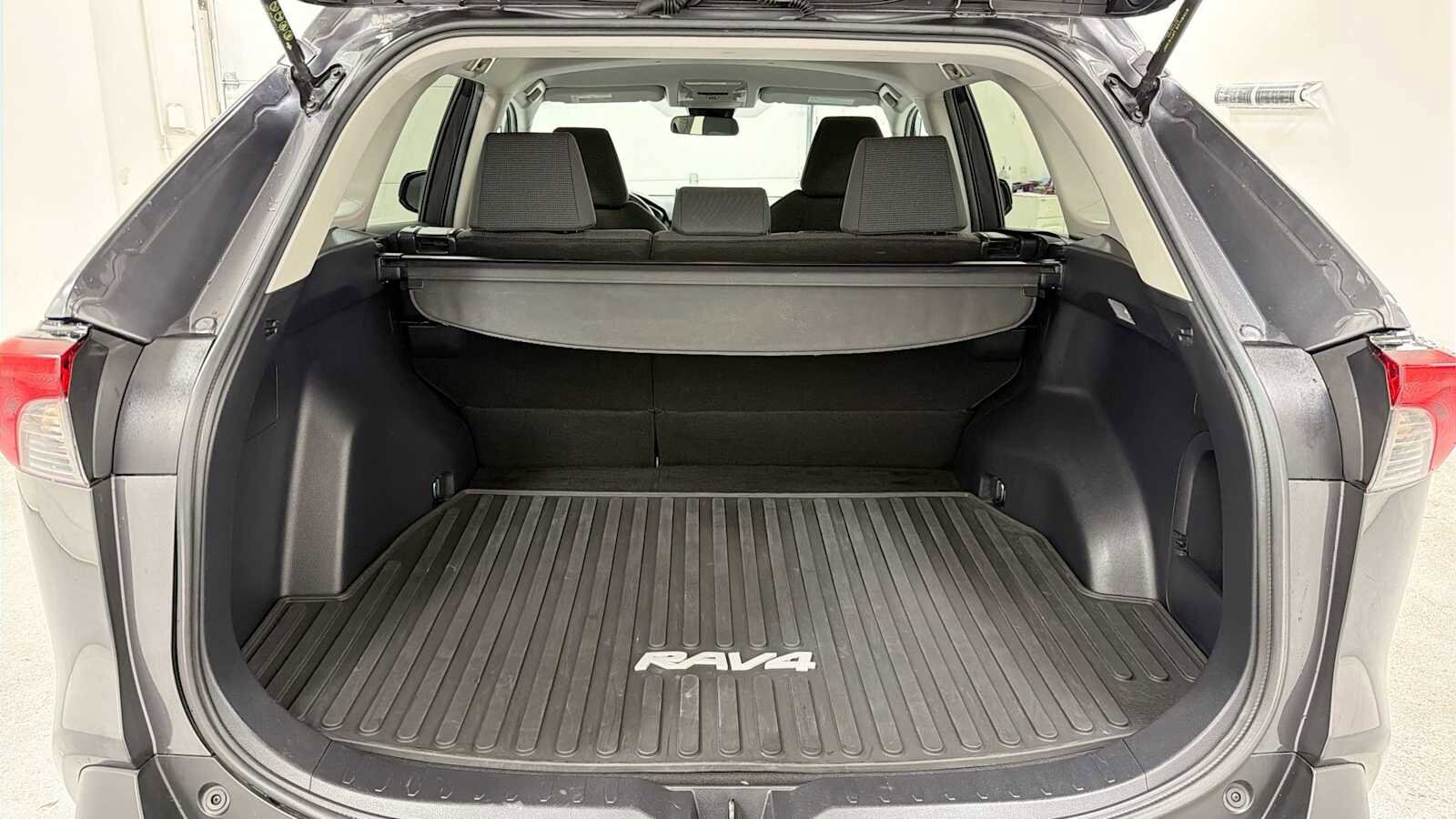 Thumbnail: 2021 Toyota RAV4 - 26