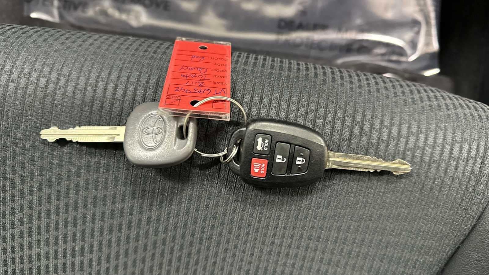 Thumbnail: 2017 Toyota Camry - 30