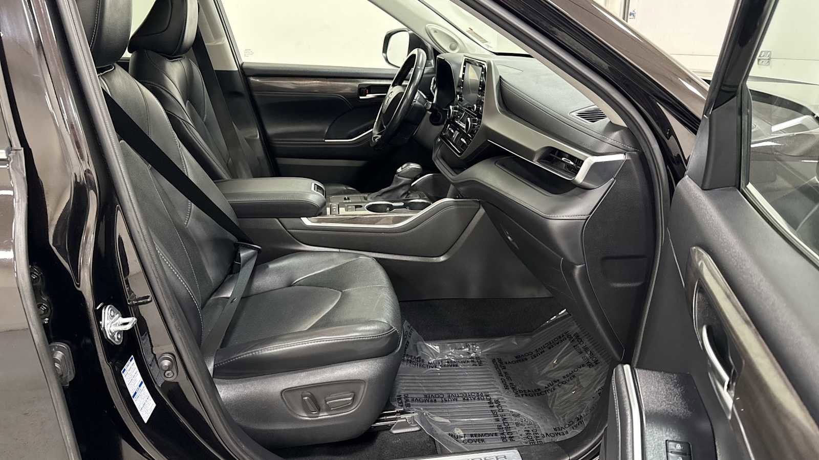 Thumbnail: 2021 Toyota Highlander - 31