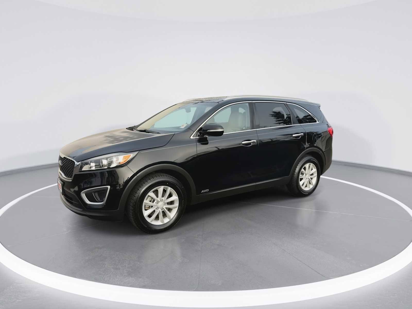Thumbnail: 2017 Kia Sorento - 4