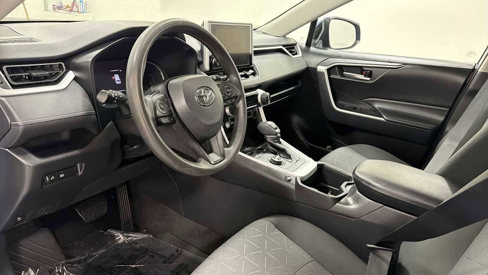 Thumbnail: 2023 Toyota RAV4 - 12