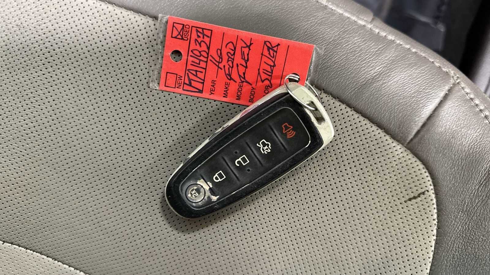 Thumbnail: 2016 Ford Flex - 32