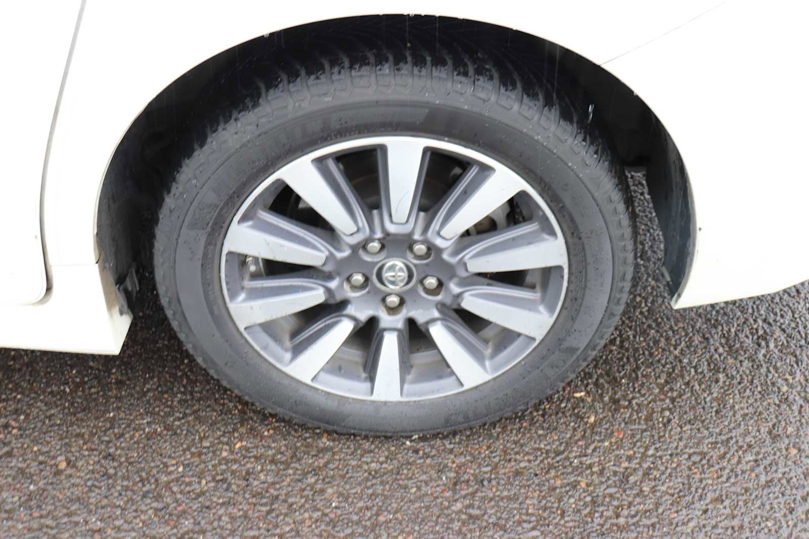 Thumbnail: 2020 Toyota Sienna - 9