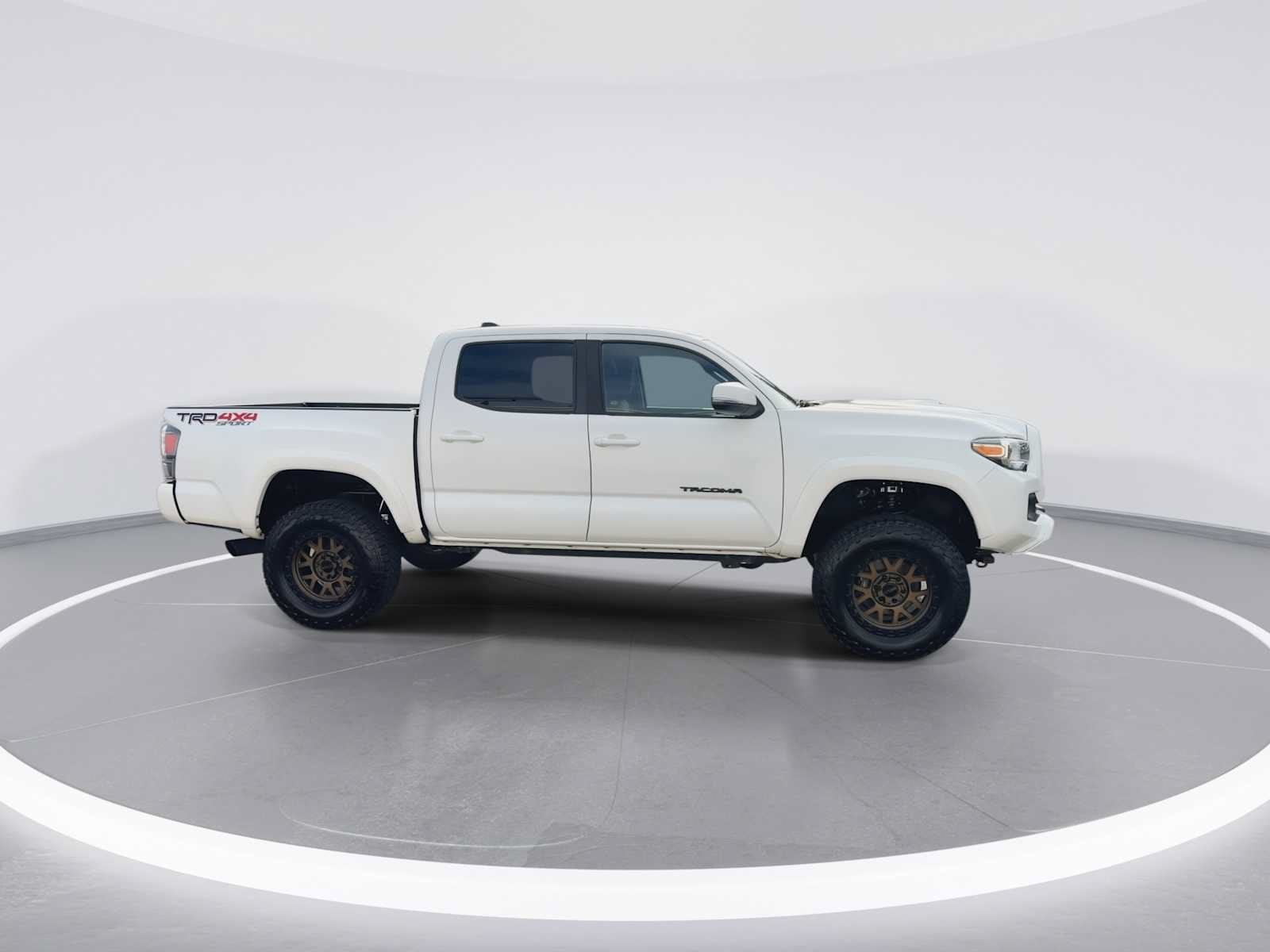 Thumbnail: 2020 Toyota Tacoma - 9