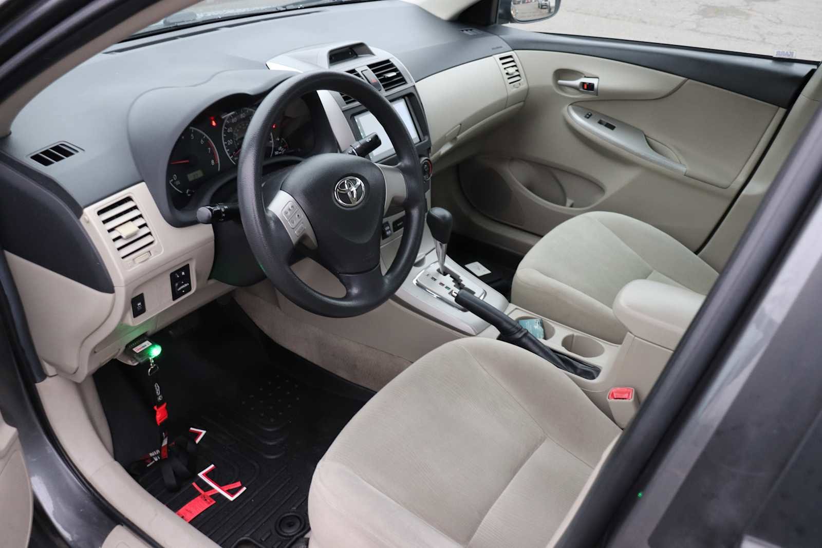 Thumbnail: 2012 Toyota Corolla - 10