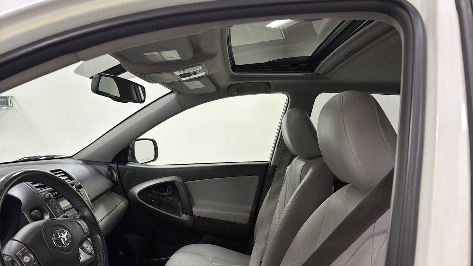 Thumbnail: 2009 Toyota RAV4 - 23