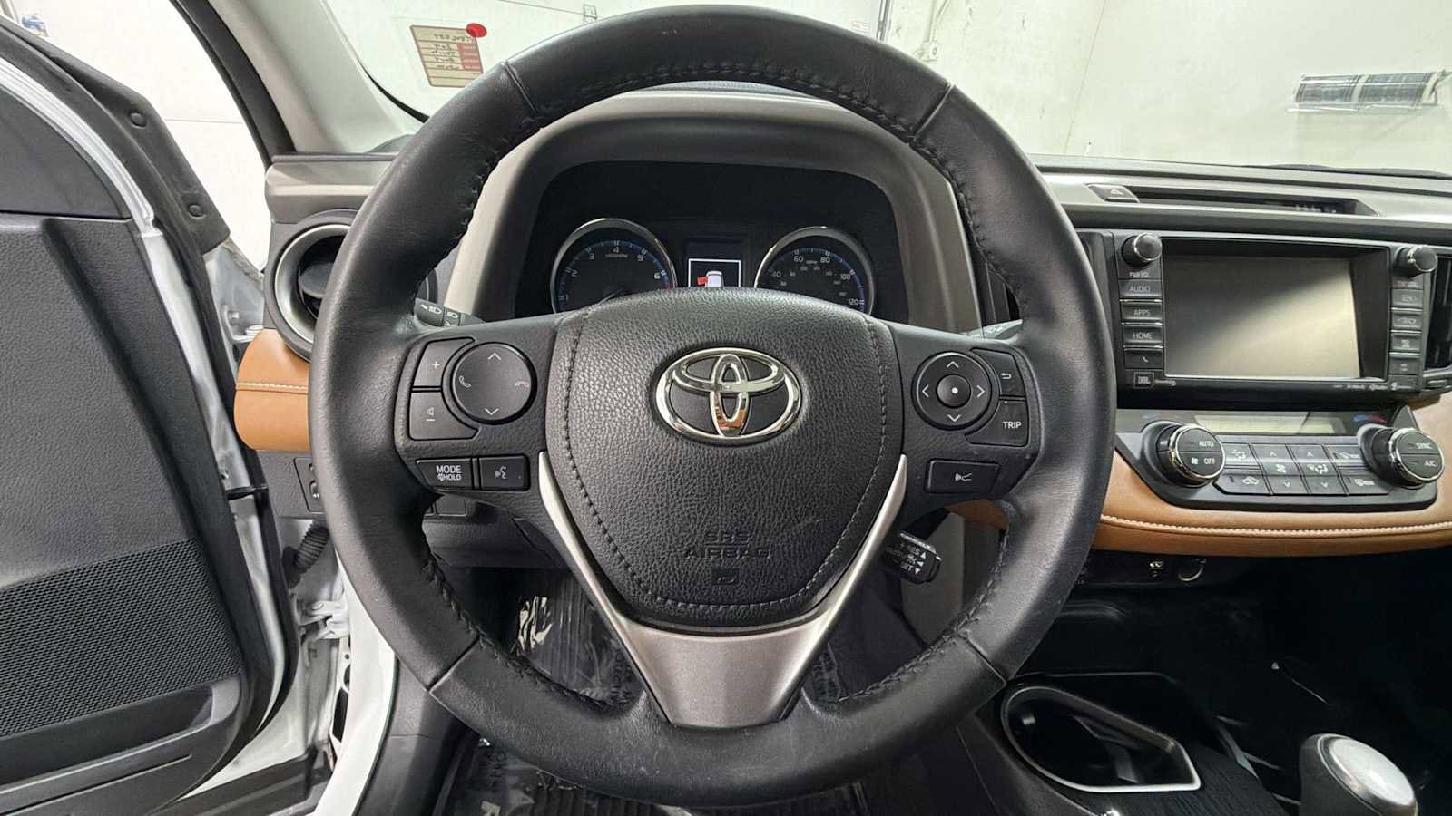 Thumbnail: 2018 Toyota RAV4 - 16