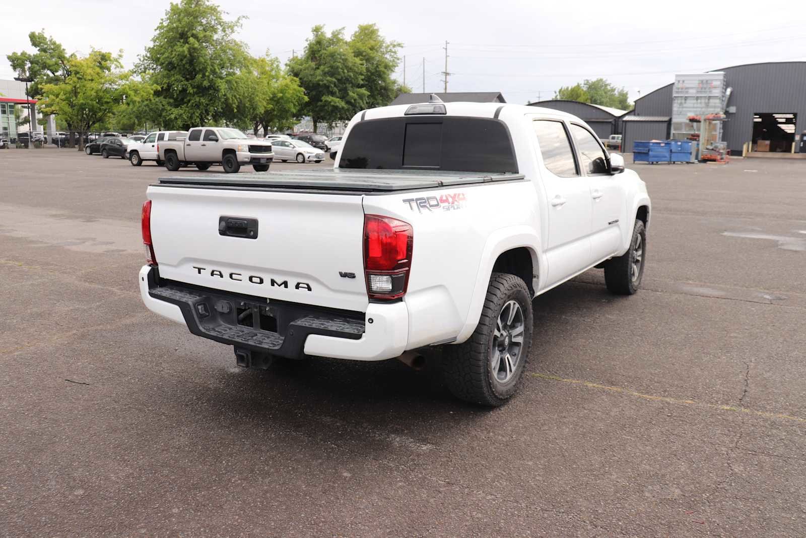 Thumbnail: 2019 Toyota Tacoma - 5