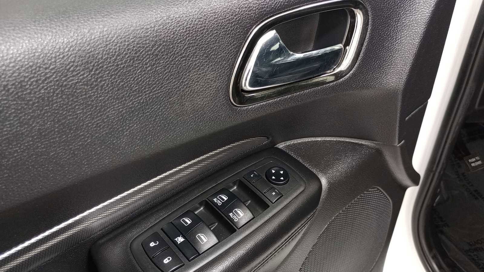 Thumbnail: 2018 Dodge Durango - 15