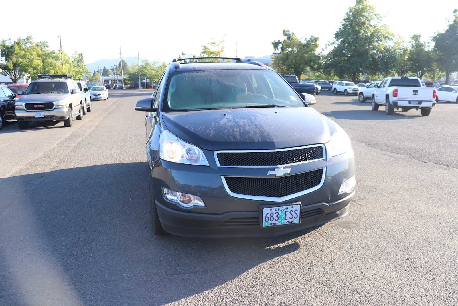 Thumbnail: 2010 Chevrolet Traverse - 3
