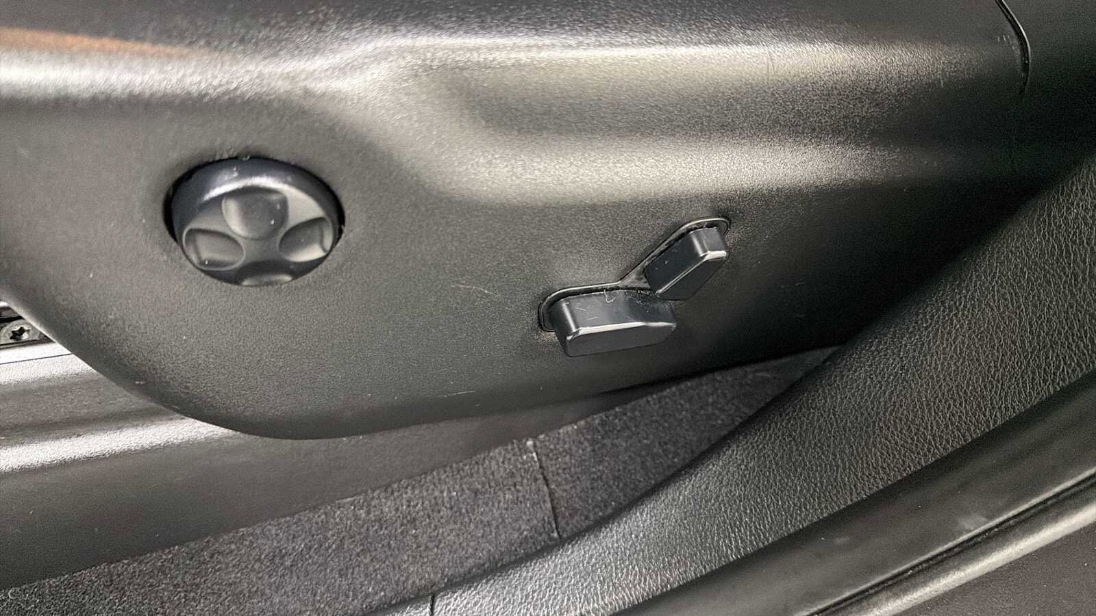 Thumbnail: 2020 Jeep Grand Cherokee - 14