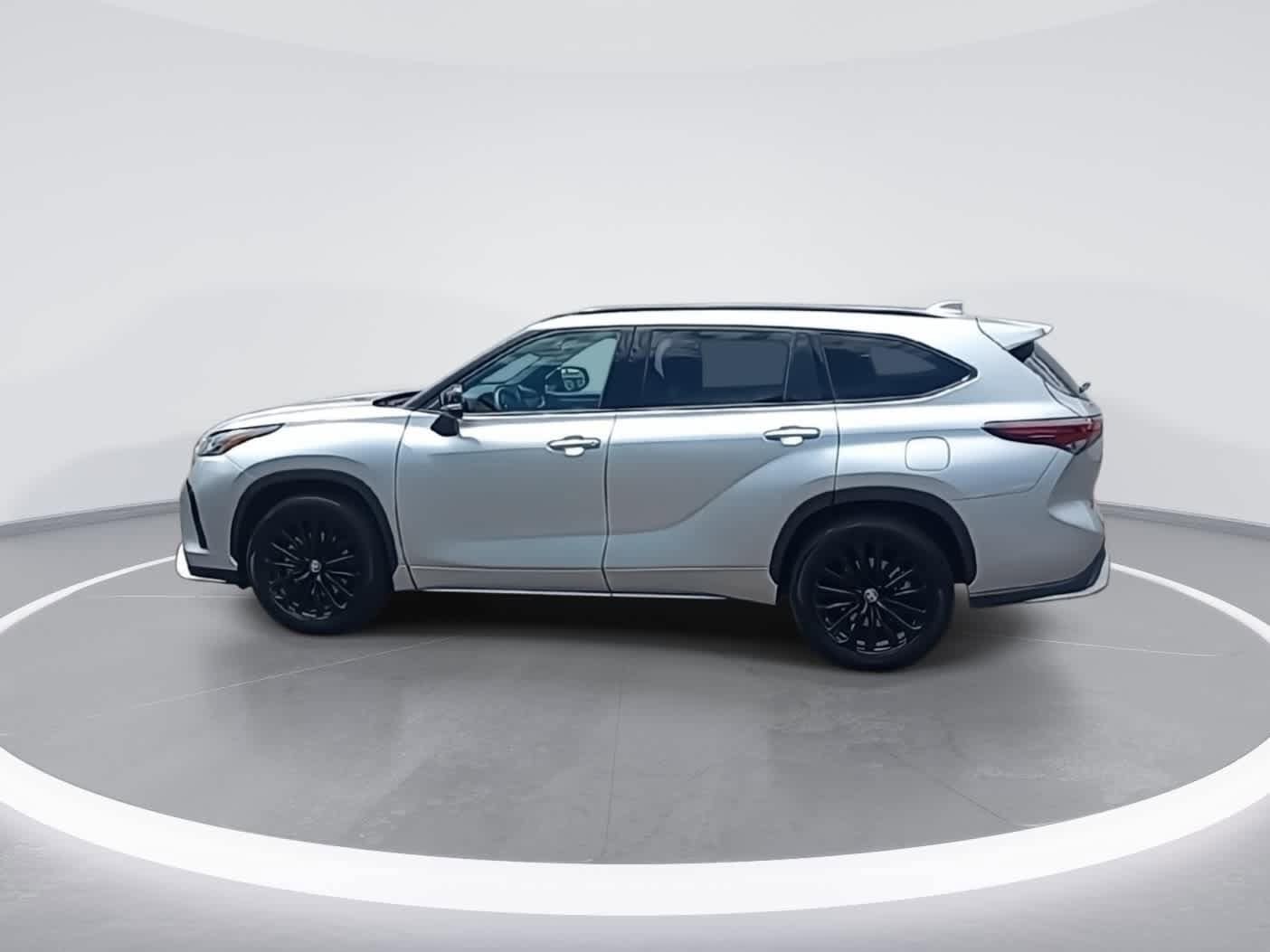 Thumbnail: 2024 Toyota Highlander - 6