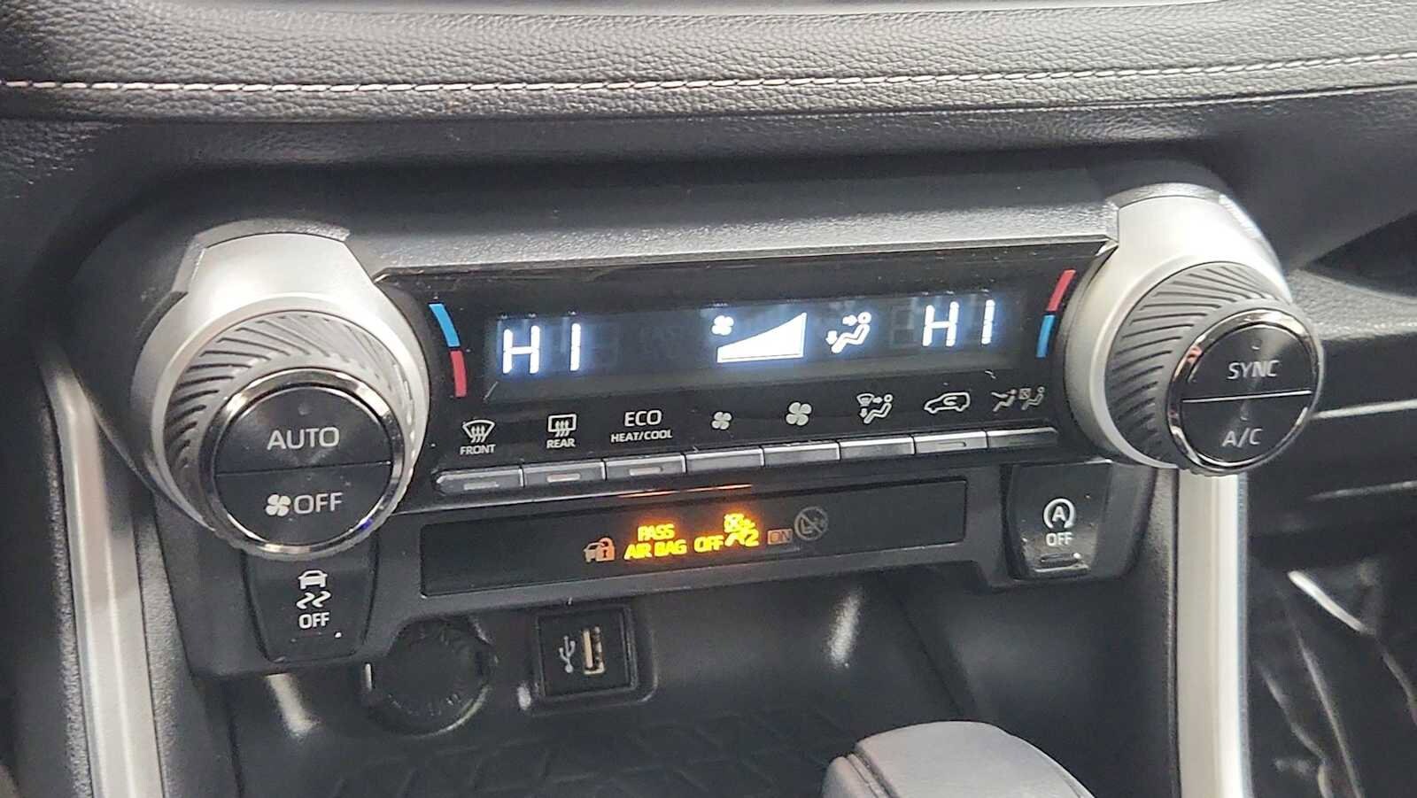 Thumbnail: 2025 Toyota RAV4 - 21