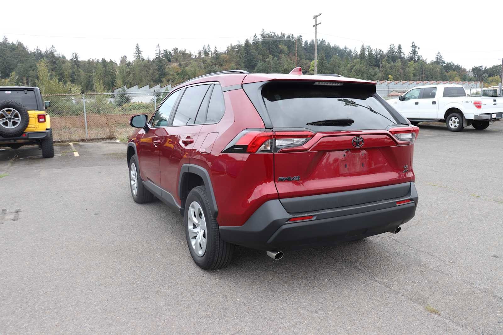 Thumbnail: 2021 Toyota RAV4 - 7