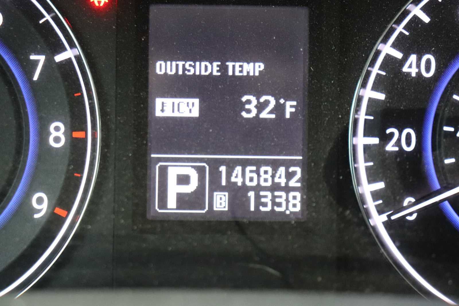 Thumbnail: 2010 INFINITI G37 - 11