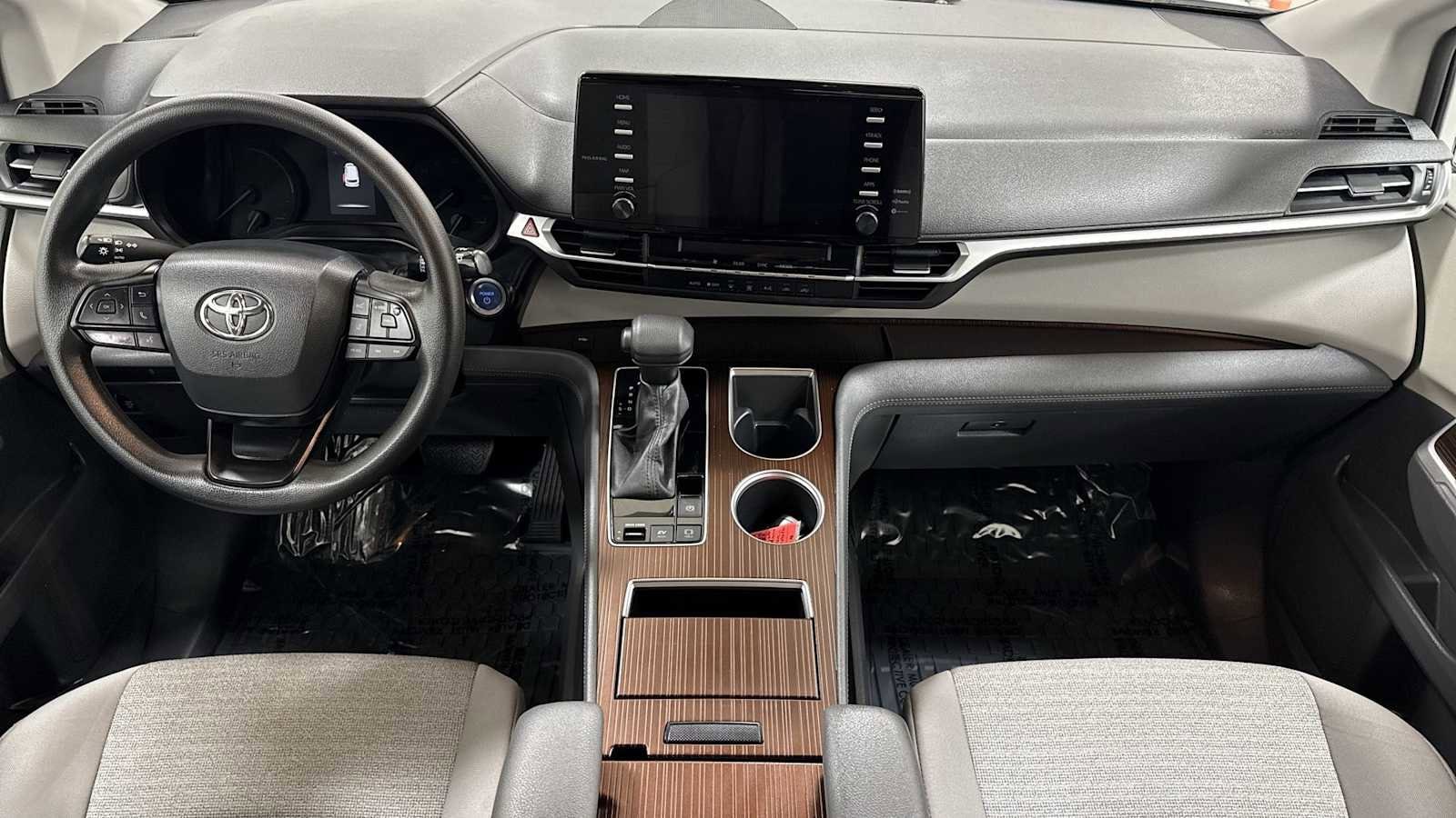 Thumbnail: 2023 Toyota Sienna - 11