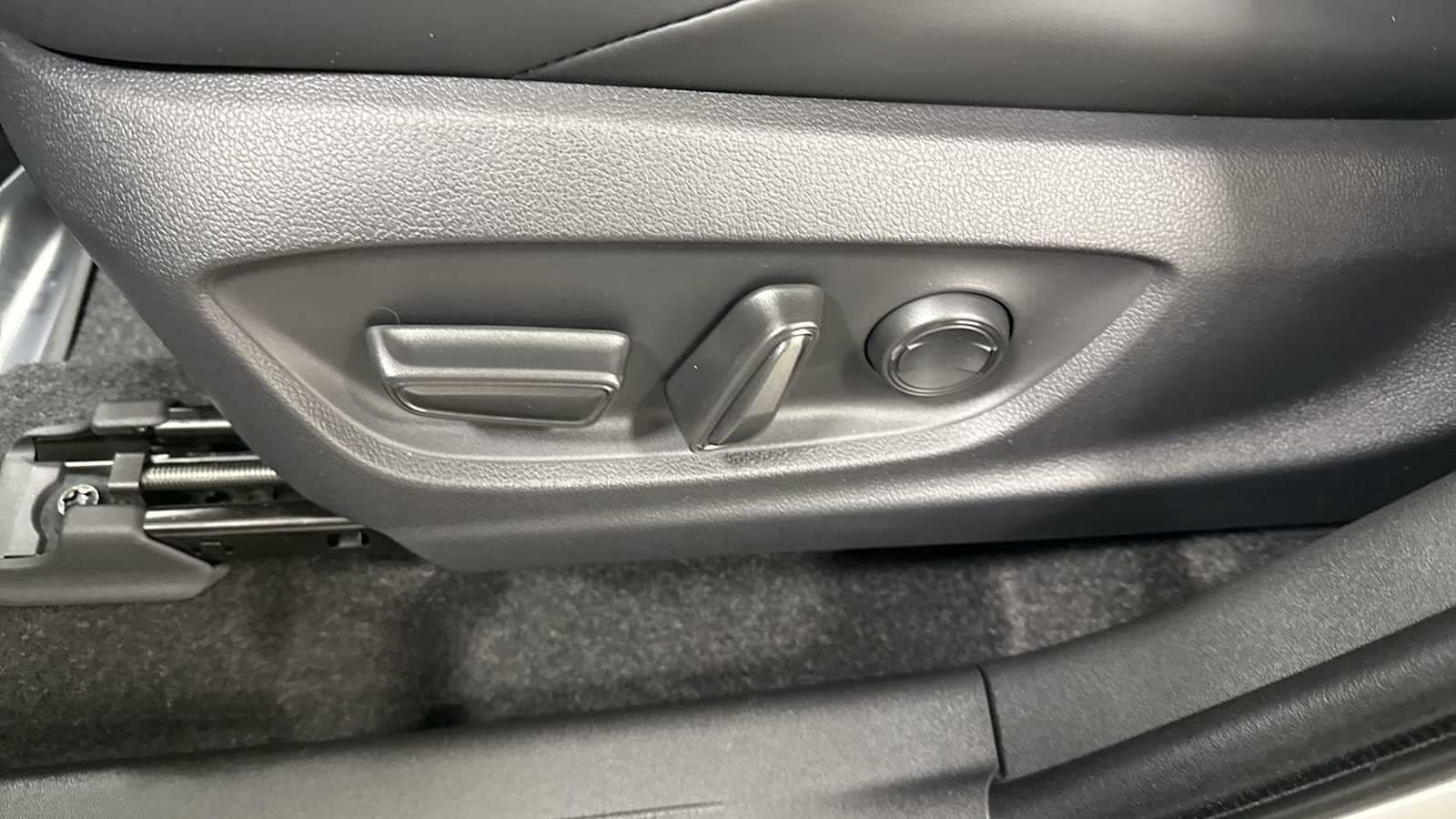 Thumbnail: 2026 Toyota bZ - 14