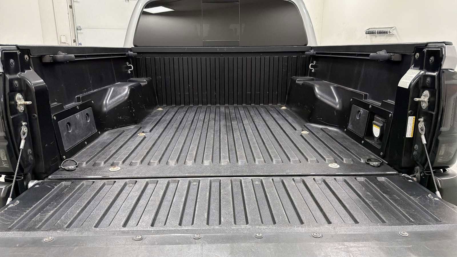 Thumbnail: 2018 Toyota Tacoma - 28