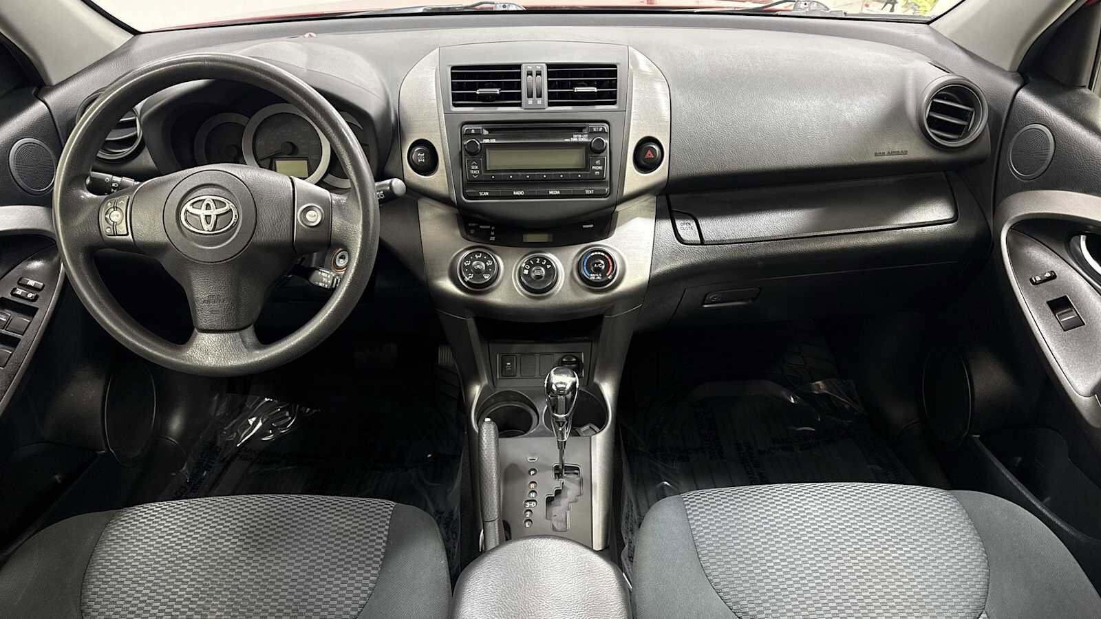 Thumbnail: 2012 Toyota RAV4 - 25