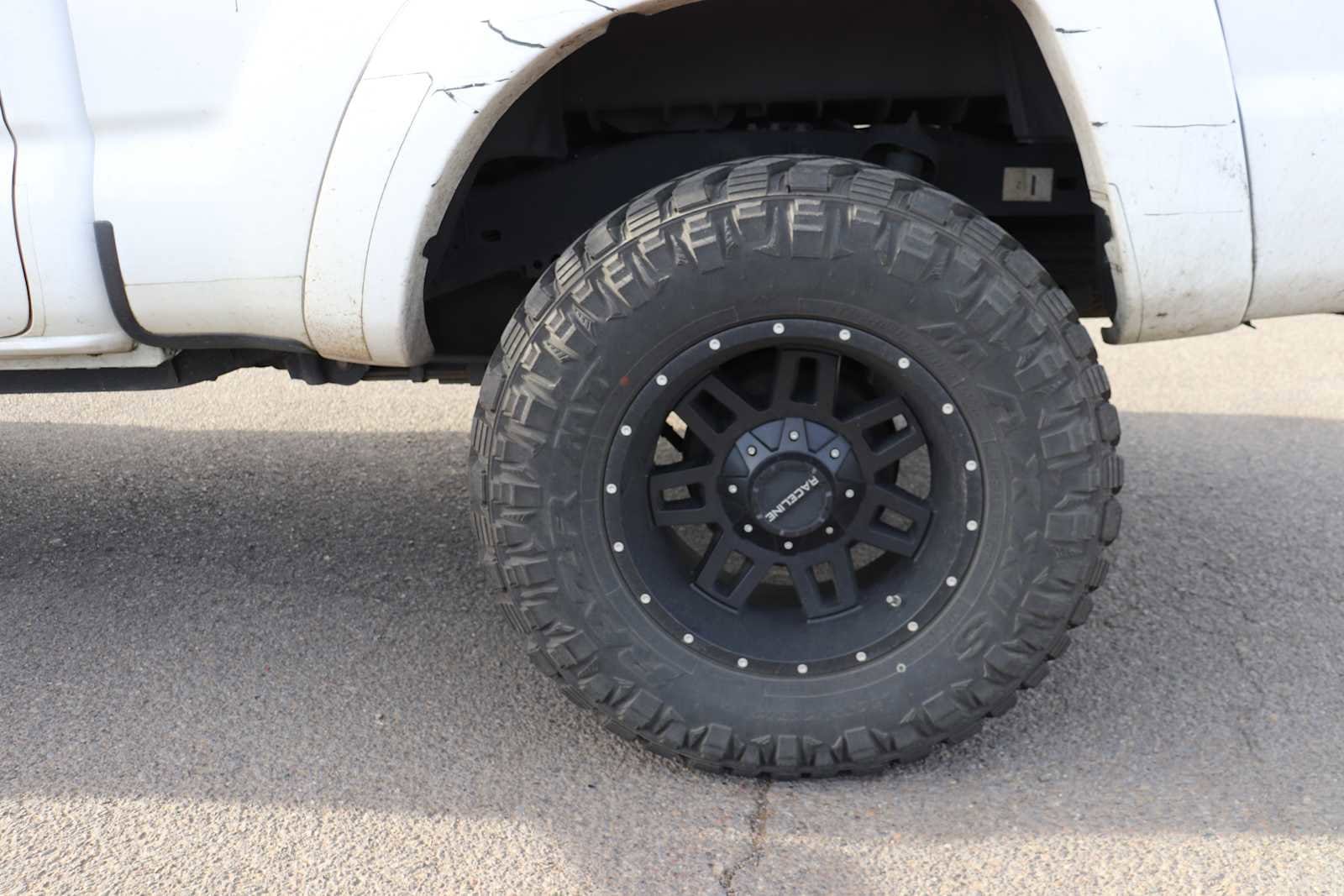 Thumbnail: 2015 Toyota Tacoma - 9