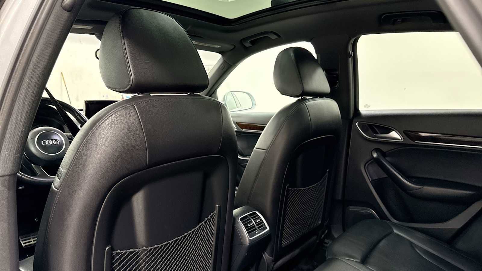 Thumbnail: 2015 Audi Q3 - 26