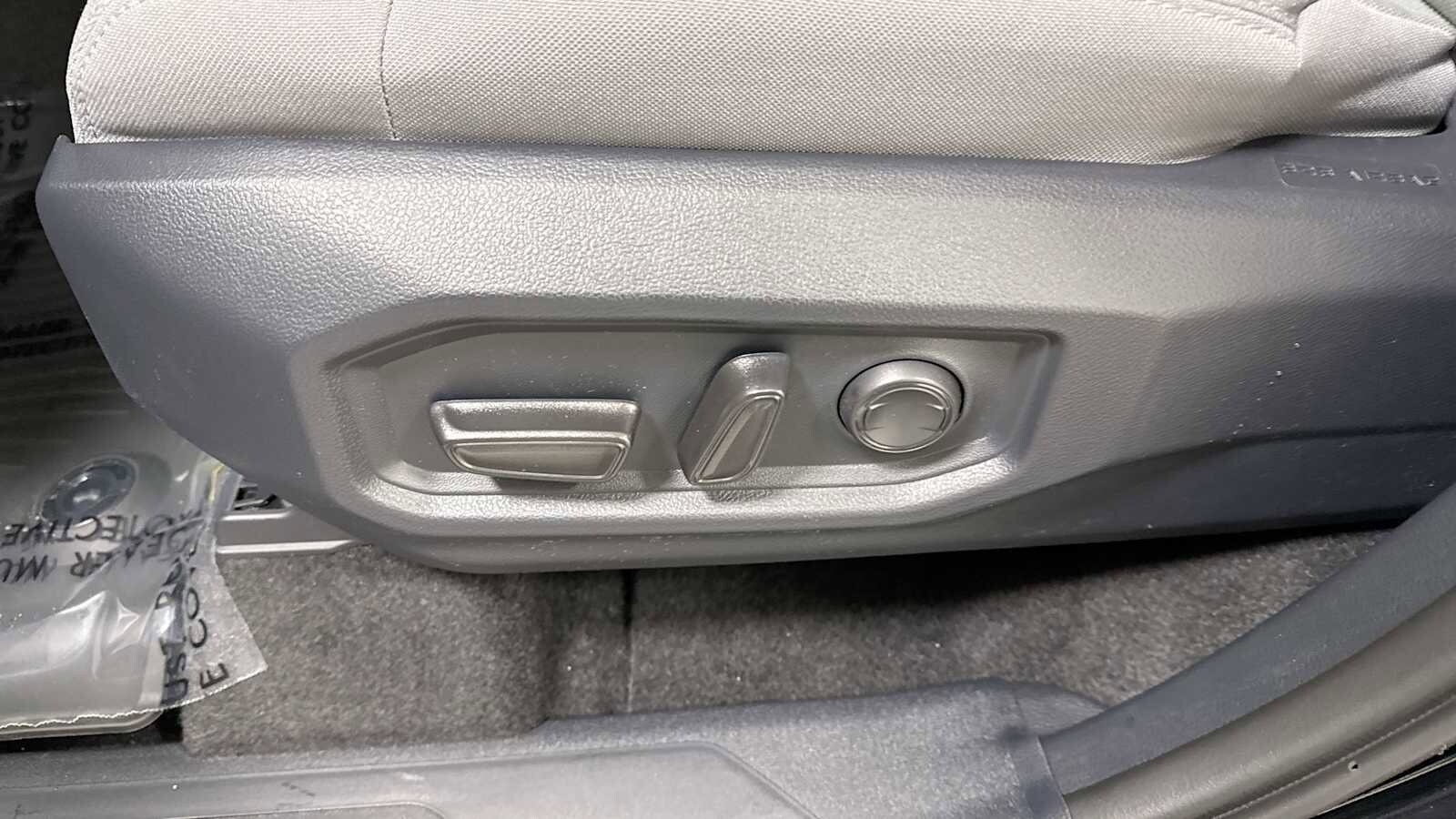 Thumbnail: 2025 Toyota Tundra - 14