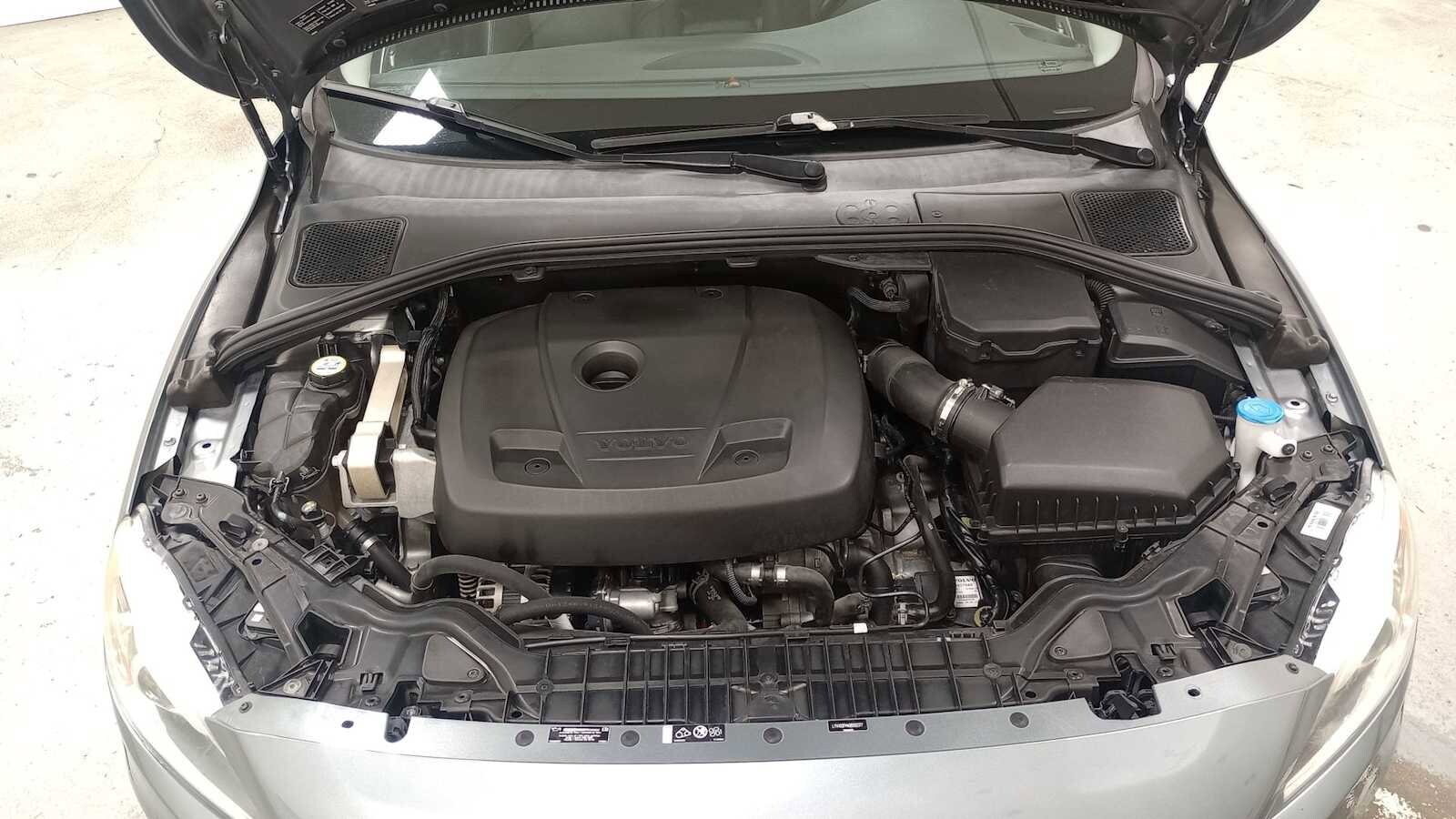 Thumbnail: 2016 Volvo S60 - 31