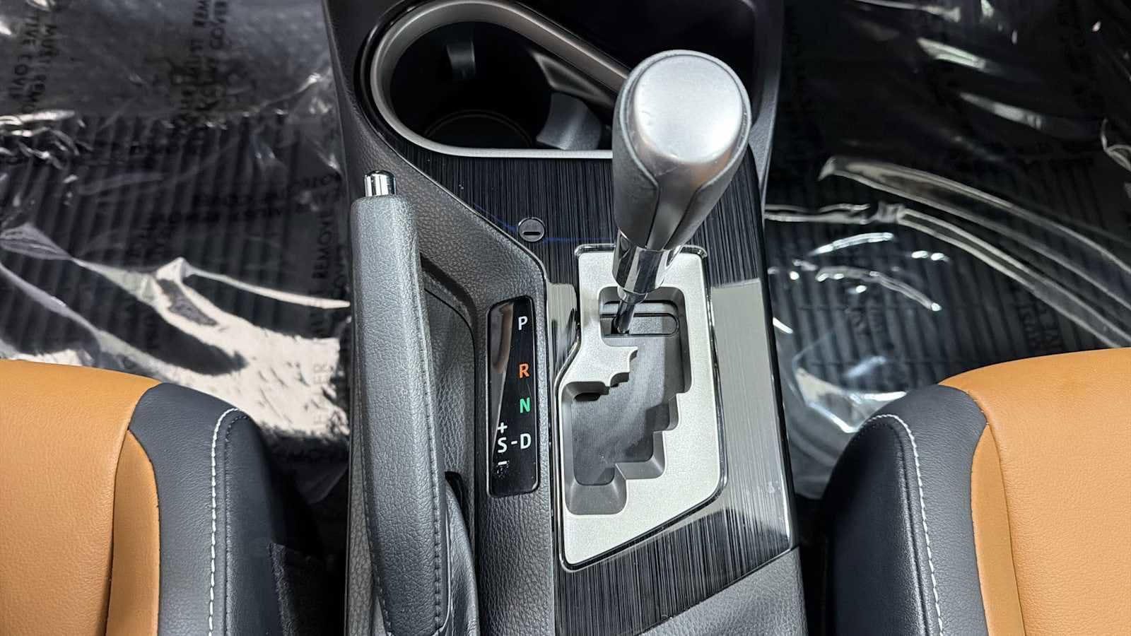 Thumbnail: 2018 Toyota RAV4 - 22