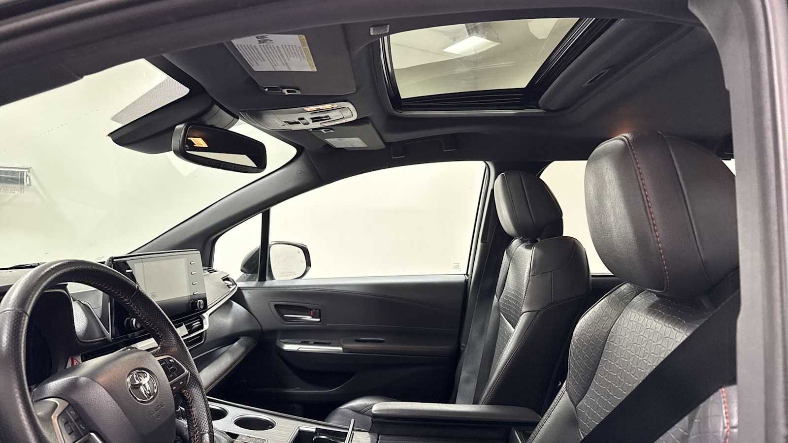 Thumbnail: 2021 Toyota Sienna - 24