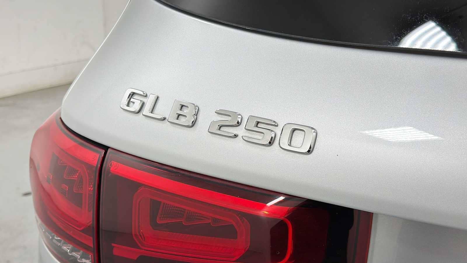 Thumbnail: 2022 Mercedes-Benz GLB - 28