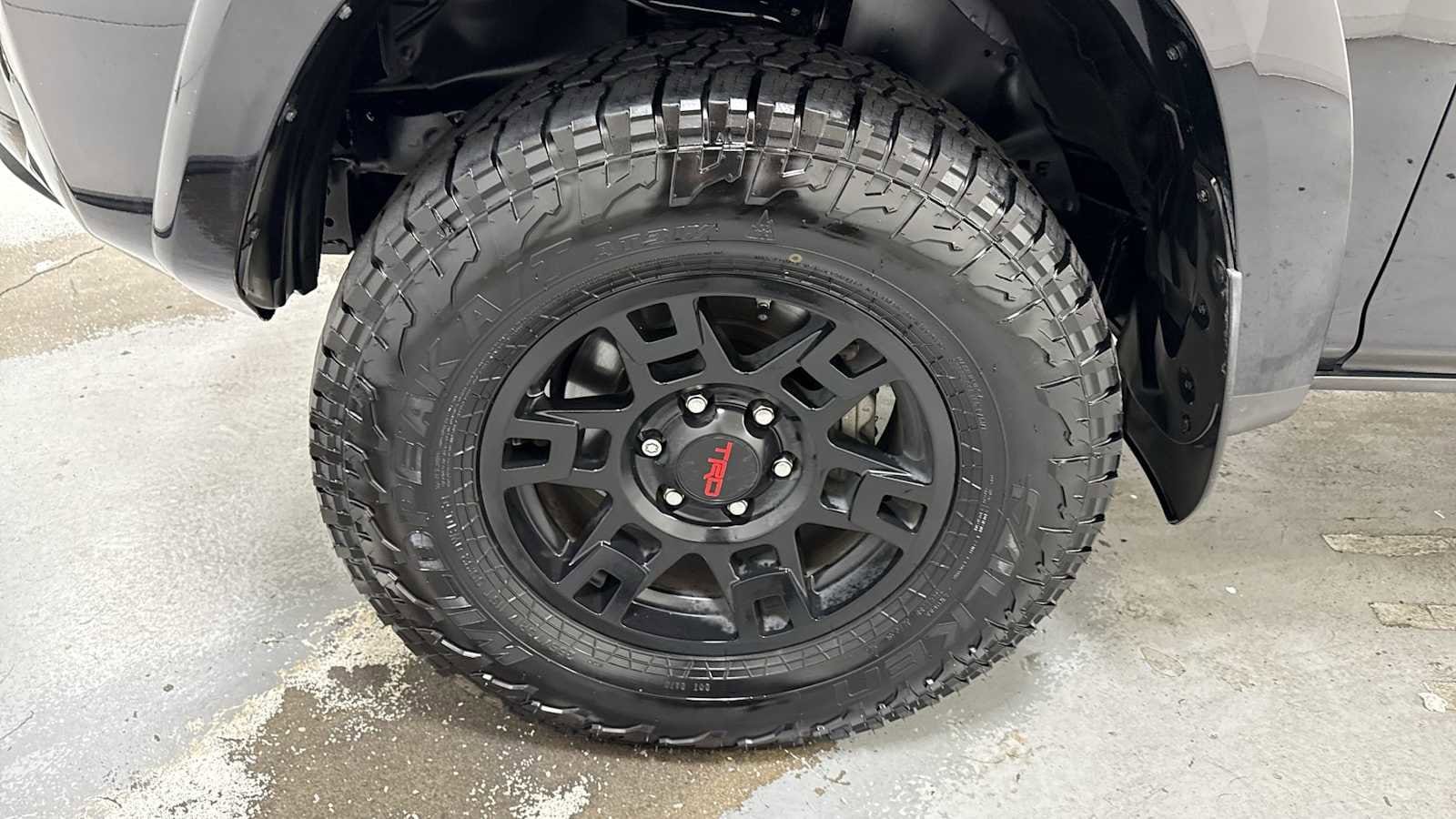 Thumbnail: 2018 Toyota 4Runner - 10