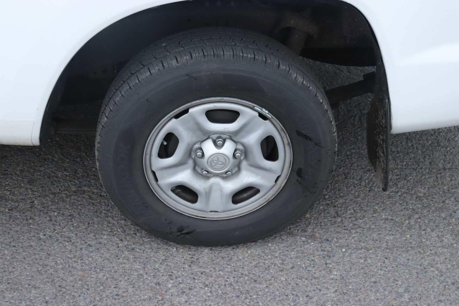 Thumbnail: 2013 Toyota Tacoma - 9