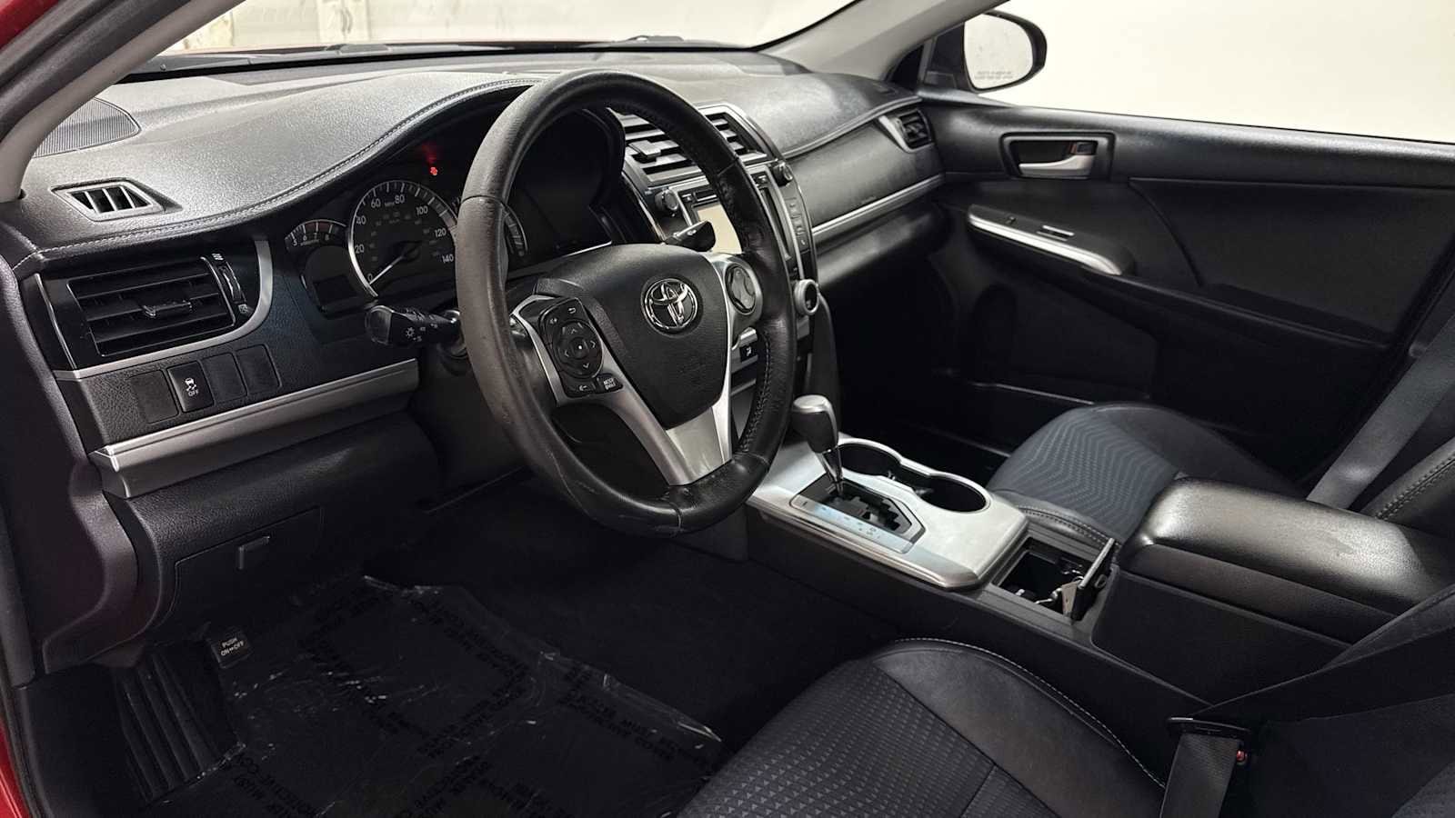 Thumbnail: 2014 Toyota Camry - 12