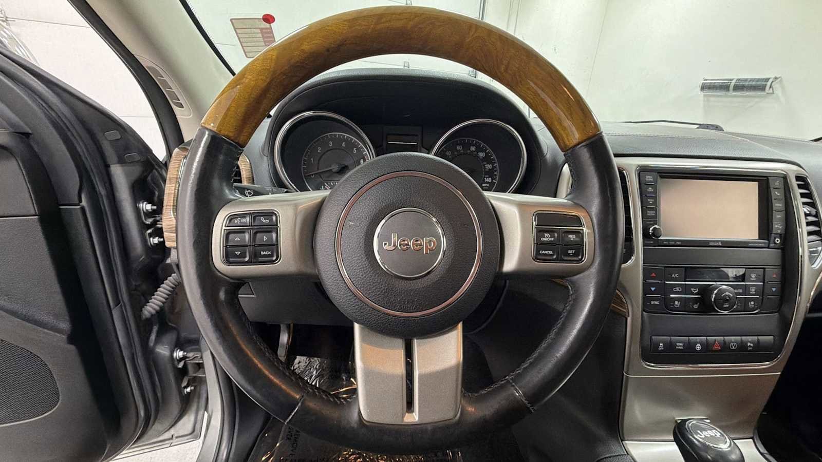 Thumbnail: 2013 Jeep Grand Cherokee - 16