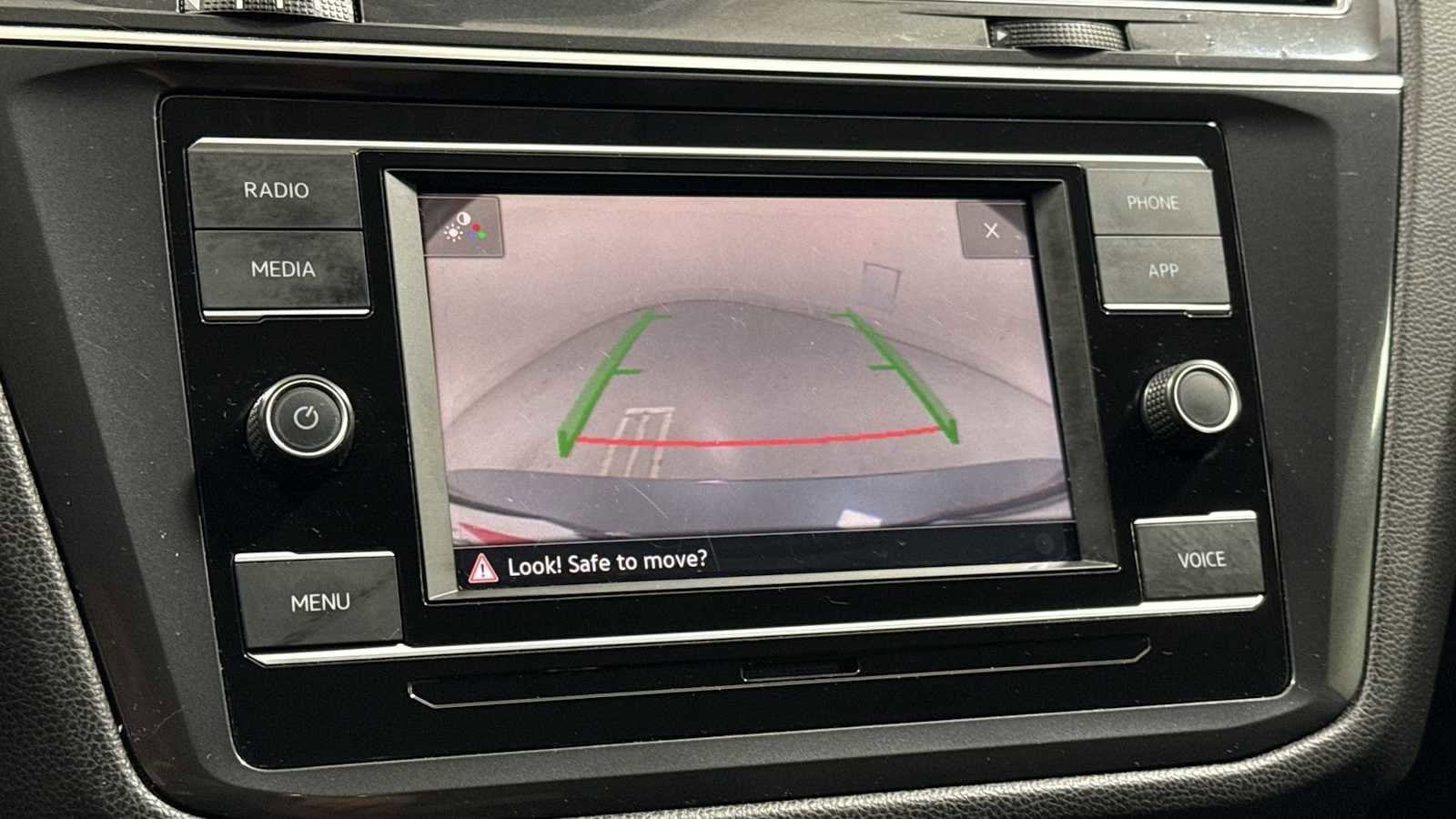 Thumbnail: 2021 Volkswagen Tiguan - 19