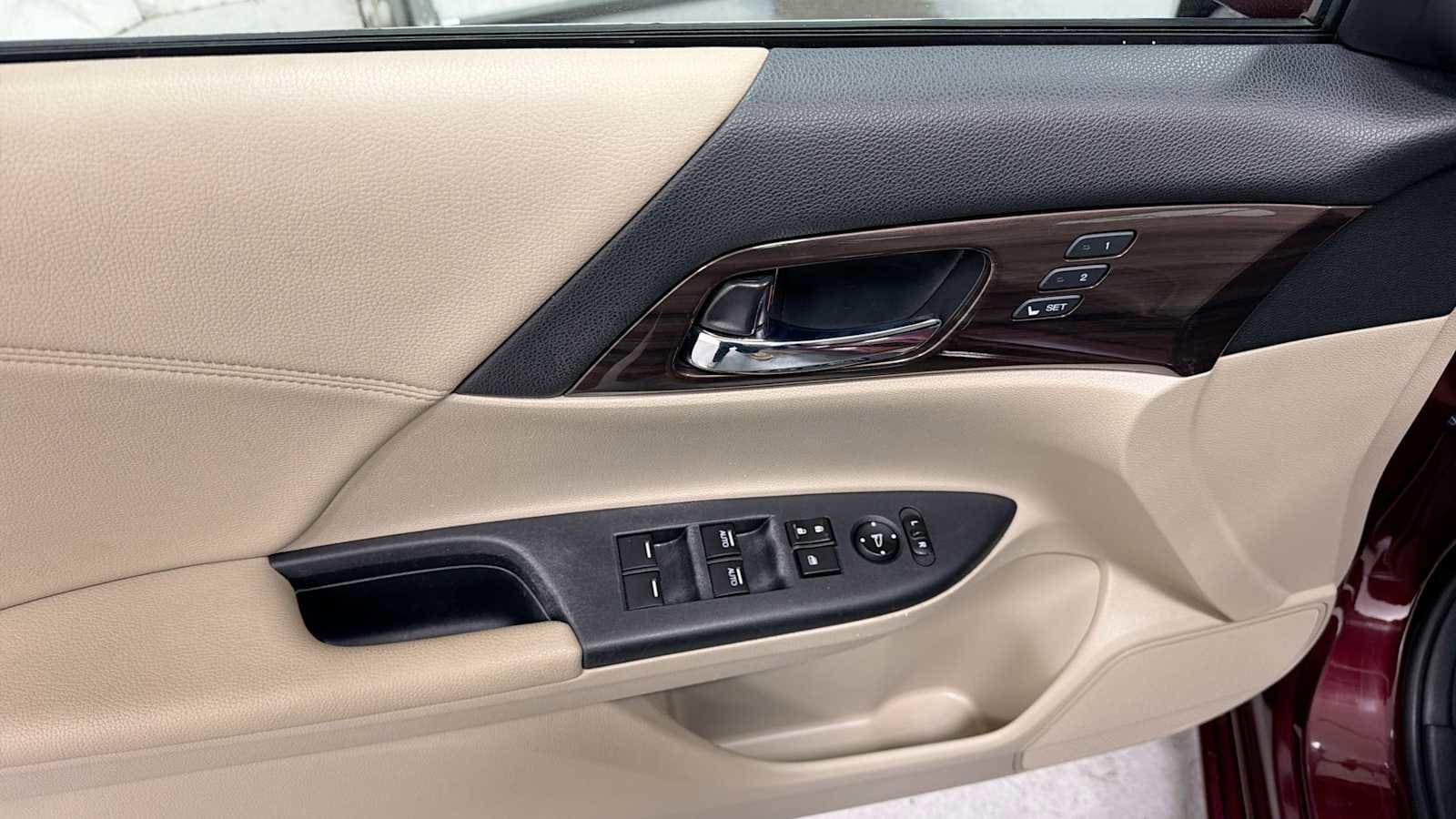 Thumbnail: 2017 Honda Accord - 14
