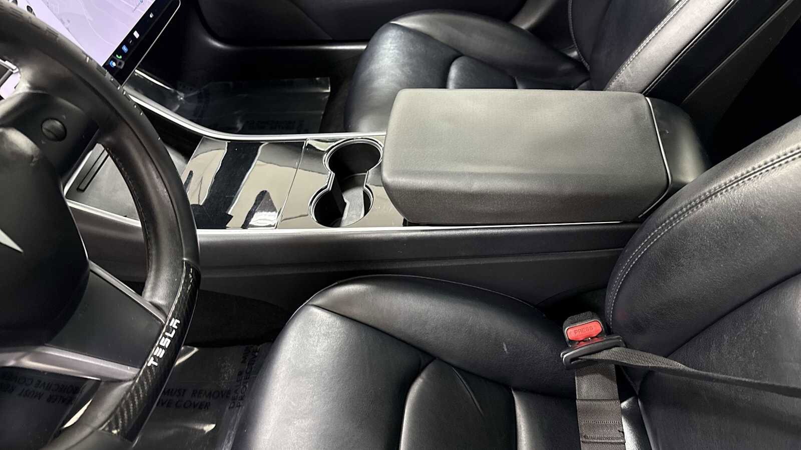 Thumbnail: 2020 Tesla Model 3 - 23