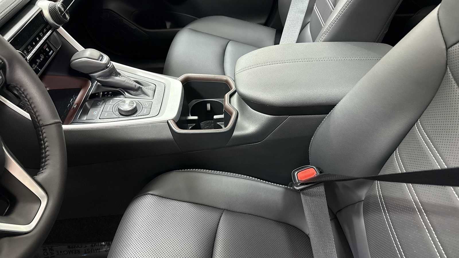 Thumbnail: 2025 Toyota RAV4 - 23