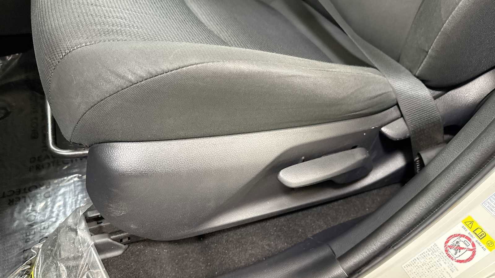 Thumbnail: 2019 Toyota RAV4 - 14