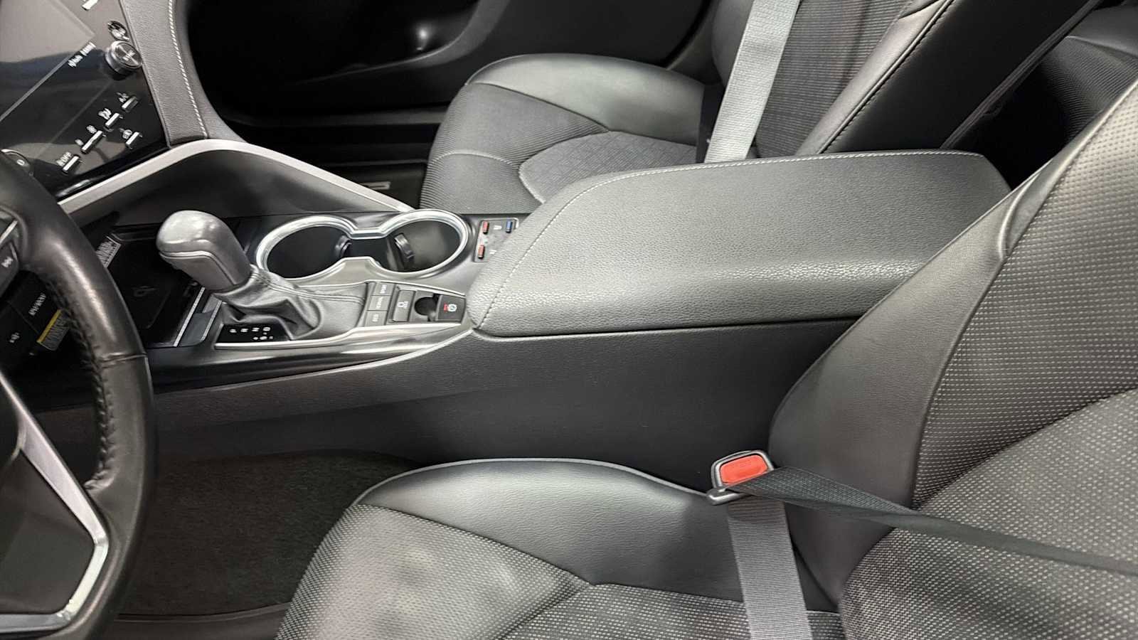 Thumbnail: 2020 Toyota Camry - 23