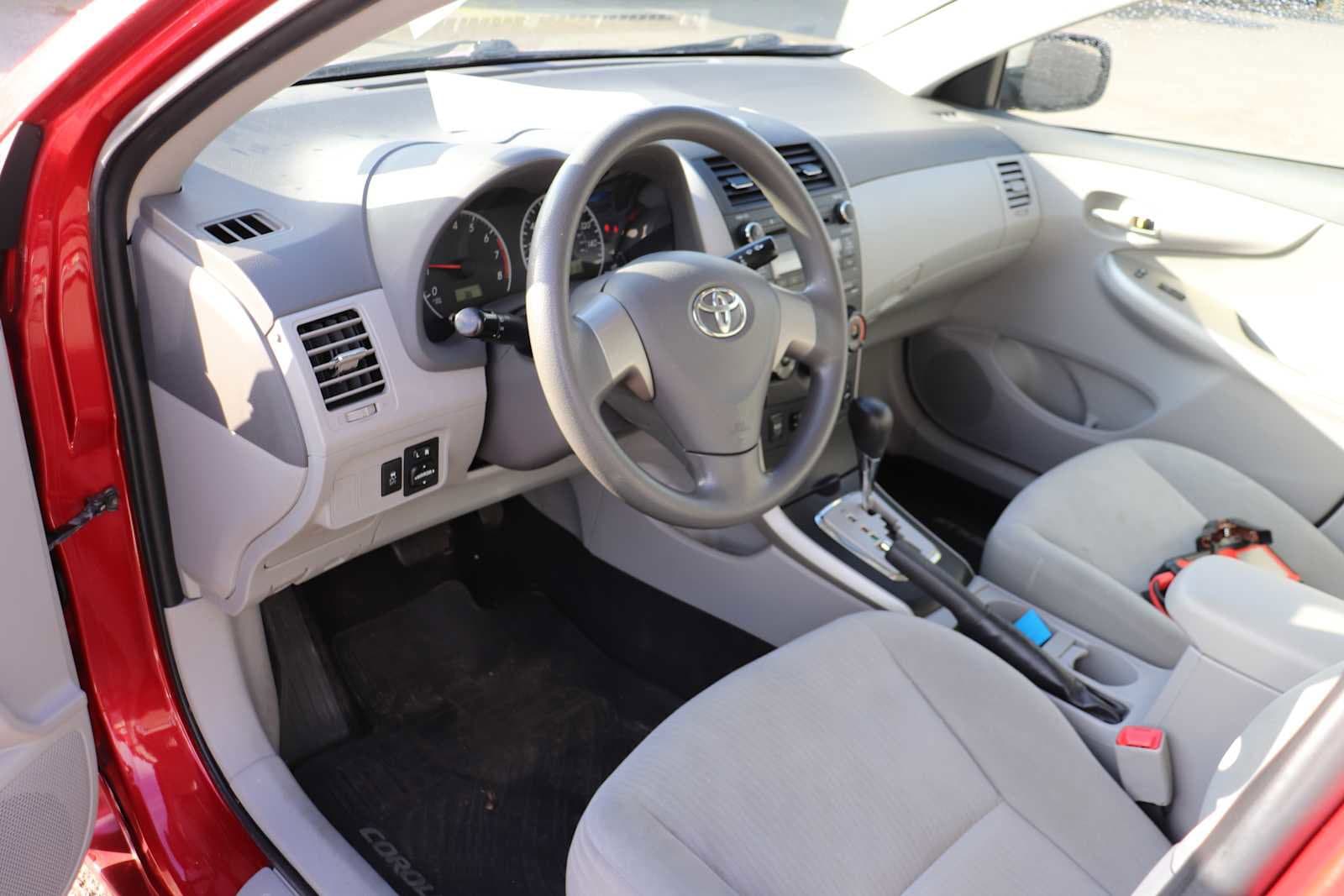 Thumbnail: 2010 Toyota Corolla - 10