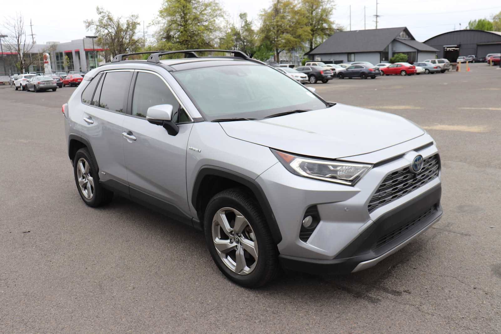 Thumbnail: 2019 Toyota RAV4 - 3