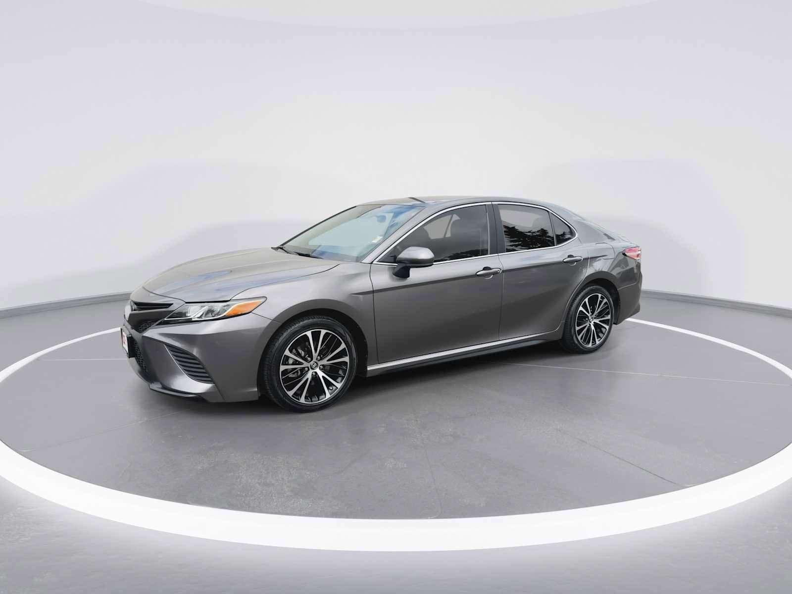 Thumbnail: 2019 Toyota Camry - 4