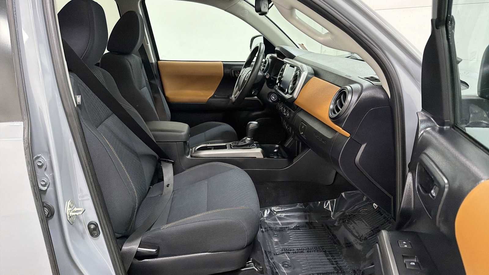 Thumbnail: 2020 Toyota Tacoma - 29